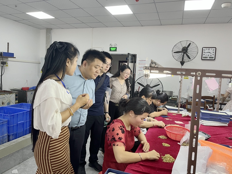 互联网-贺州支局-国家外汇管理局广西壮族自治区分局到贺州开展金融服务月暨大走访大调研行动-20230627（图片2）.jpg