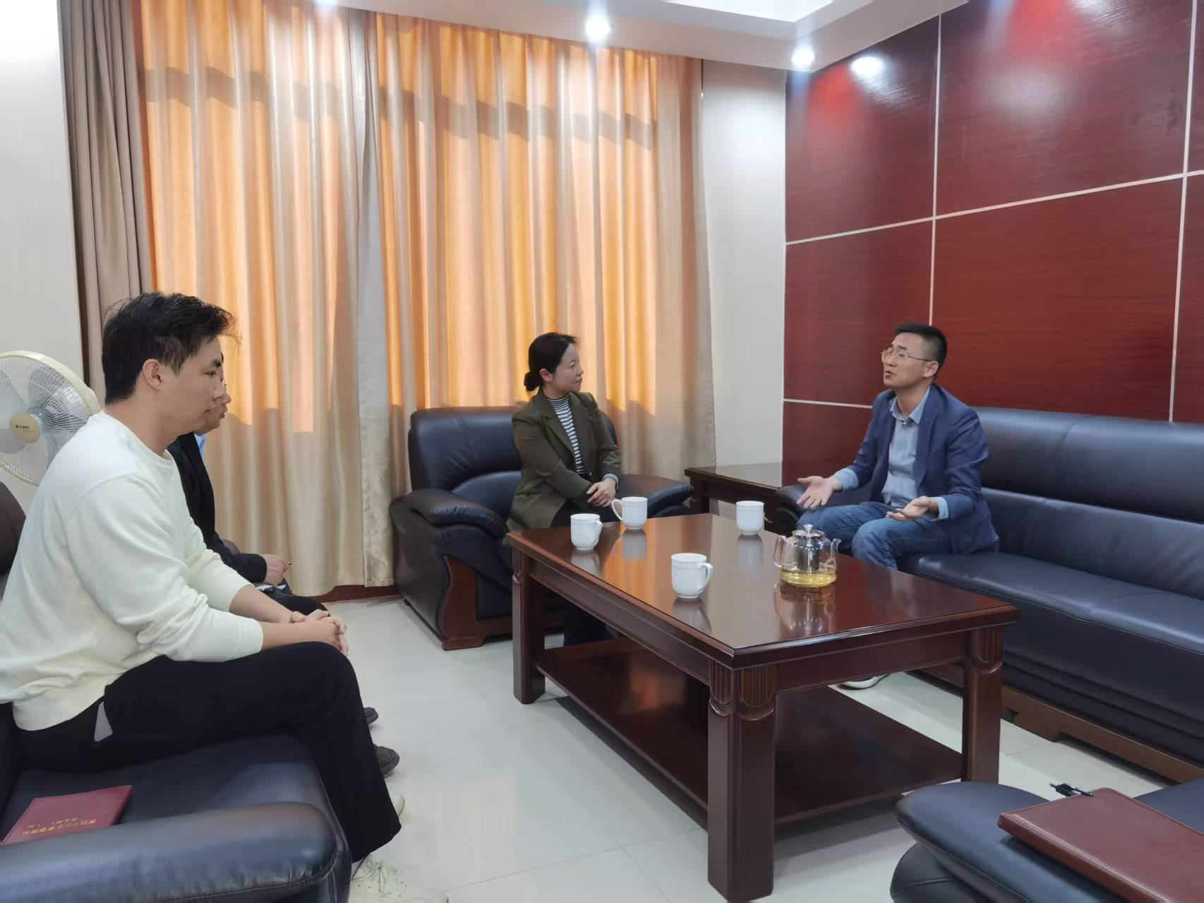 37d67990051c4ebbbe59fa95a17849a4.png 37d67990051c4ebbbe59fa95a17849a4.png