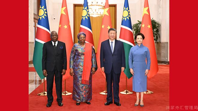 习近平同纳米比亚总统恩代特瓦会谈