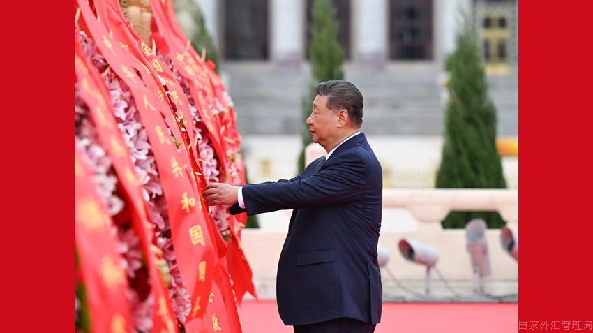 习近平等党和国家领导人出席烈士纪念日向人民英雄敬献...