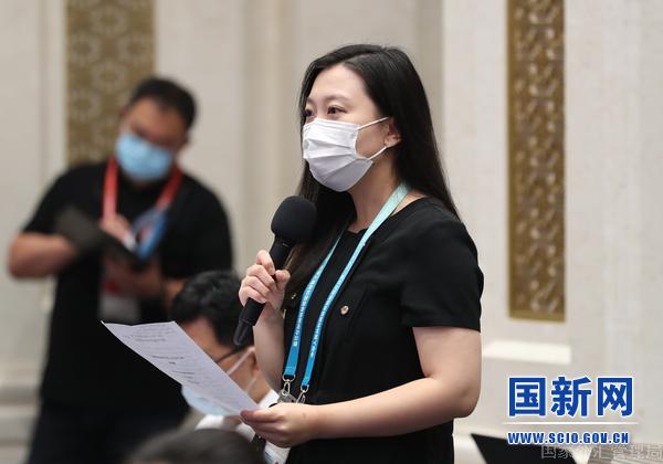 e8aedafd5843404d862b093c0339d39e.jpg 香港紫荊雜誌記者提問(劉健 攝).jpg