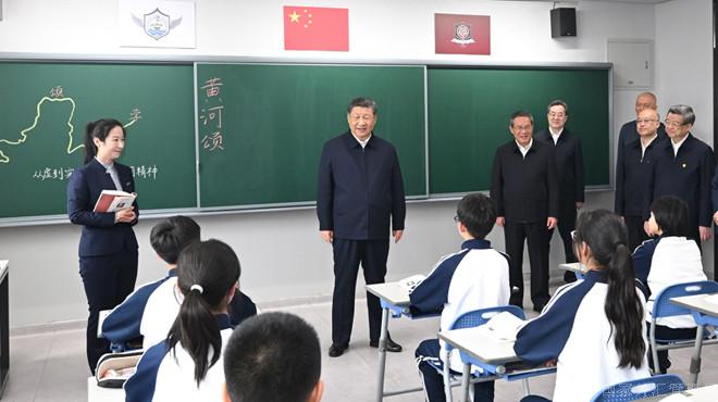 習近平:一體推進教育科技人才發展